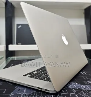 New Laptop Apple MacBook Pro 2015 16GB Intel Core i7 SSD 256GB