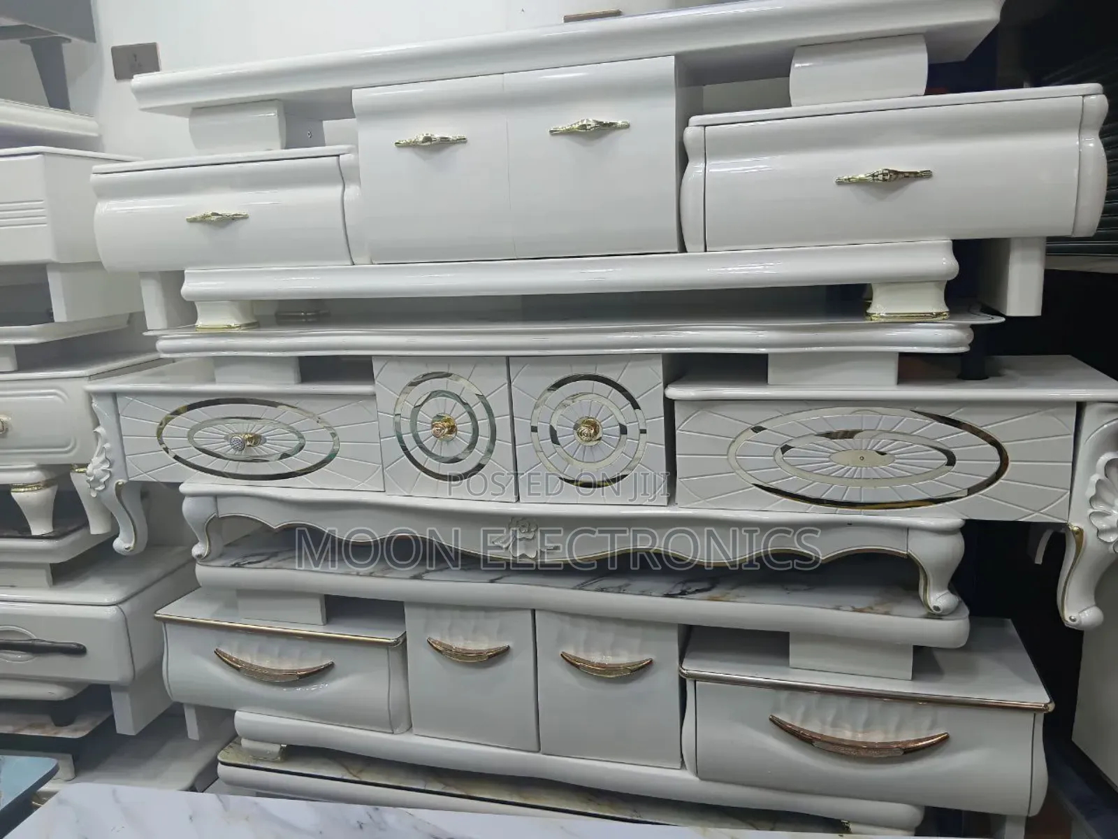 Important 1.50m Modern Tv Stand – Elegant Durable Design!