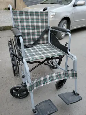 Photo - Wheelchair Soft Light Travel Seat敬吉portable Folding糞昀wheelchair