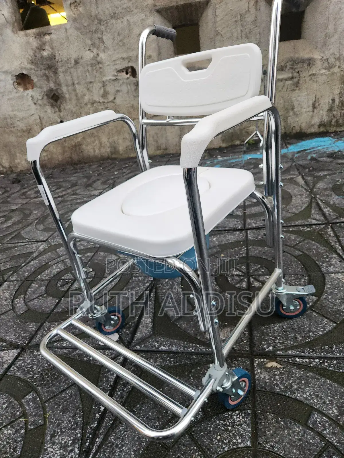 Commode Chair With Wheels喬裝commode Wheelchair麩我toilet Wheelchair New