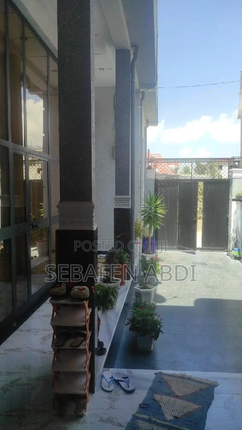 Furnished 4bdrm House in L-Shape House, East Shewa for sale