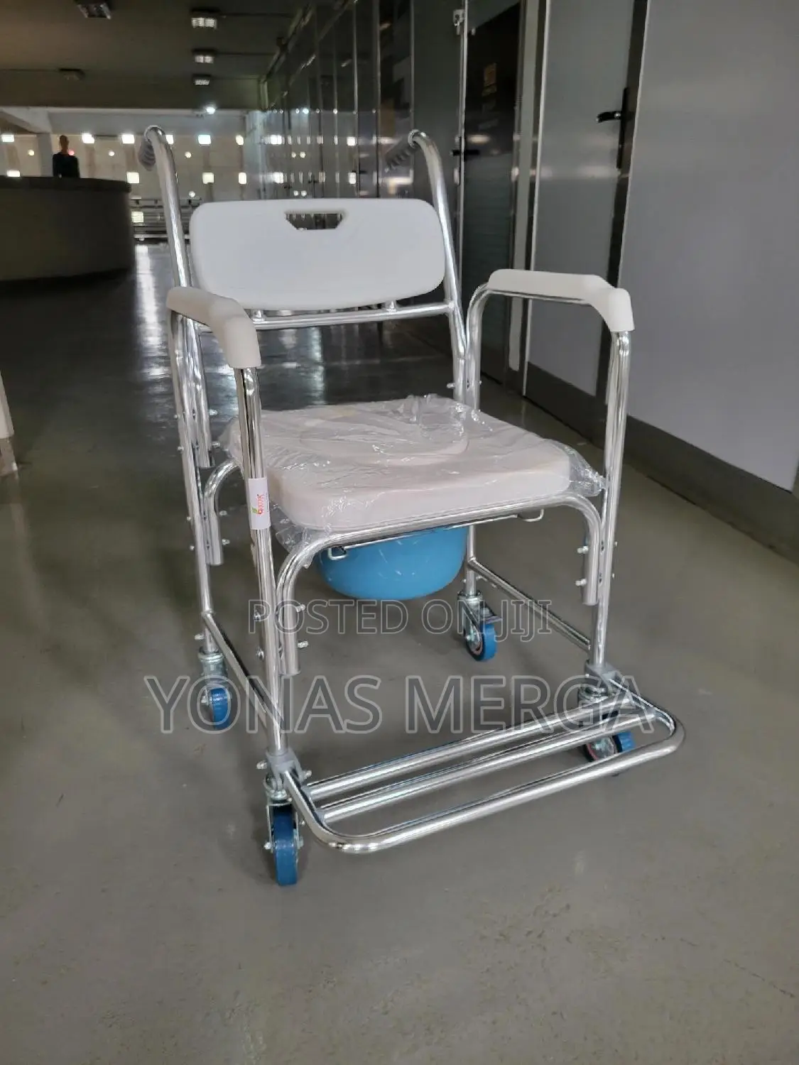 Toilet Chair晫喝commode Chair翁፰easier Showering, Four-Wheel Brake