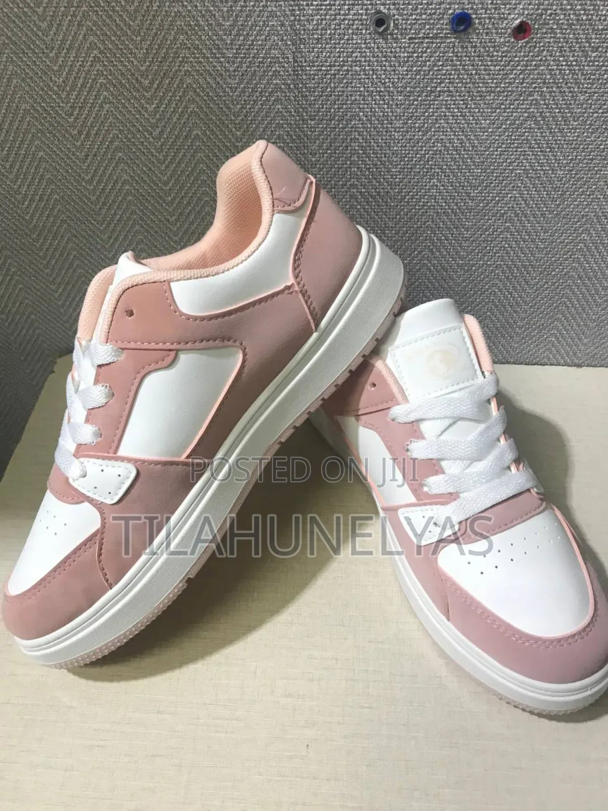 New High Quality Shoes for Both