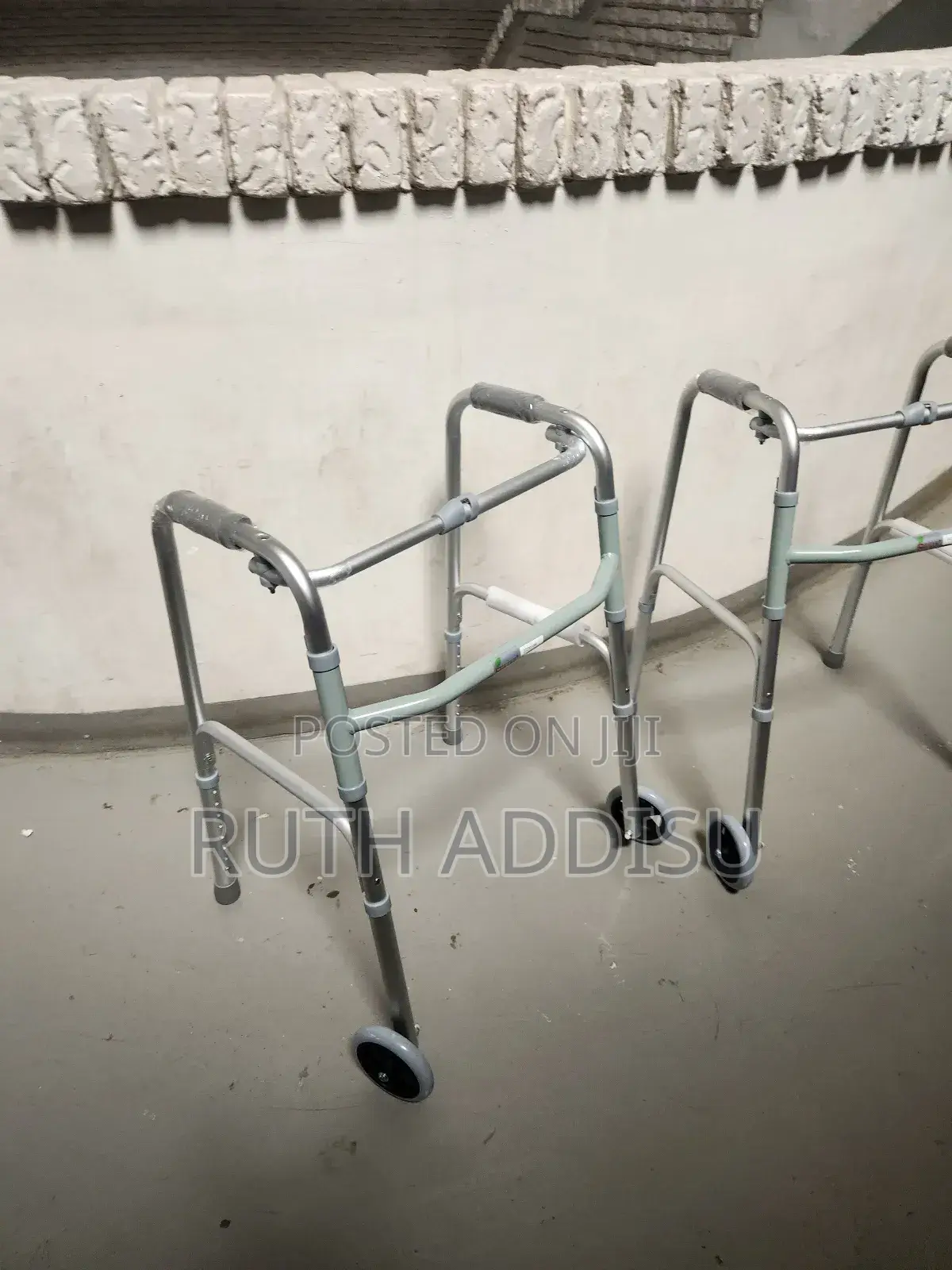 Walker麴我medical Walker肇禍walking Aid Brand New麩質foldable Almunium Walke