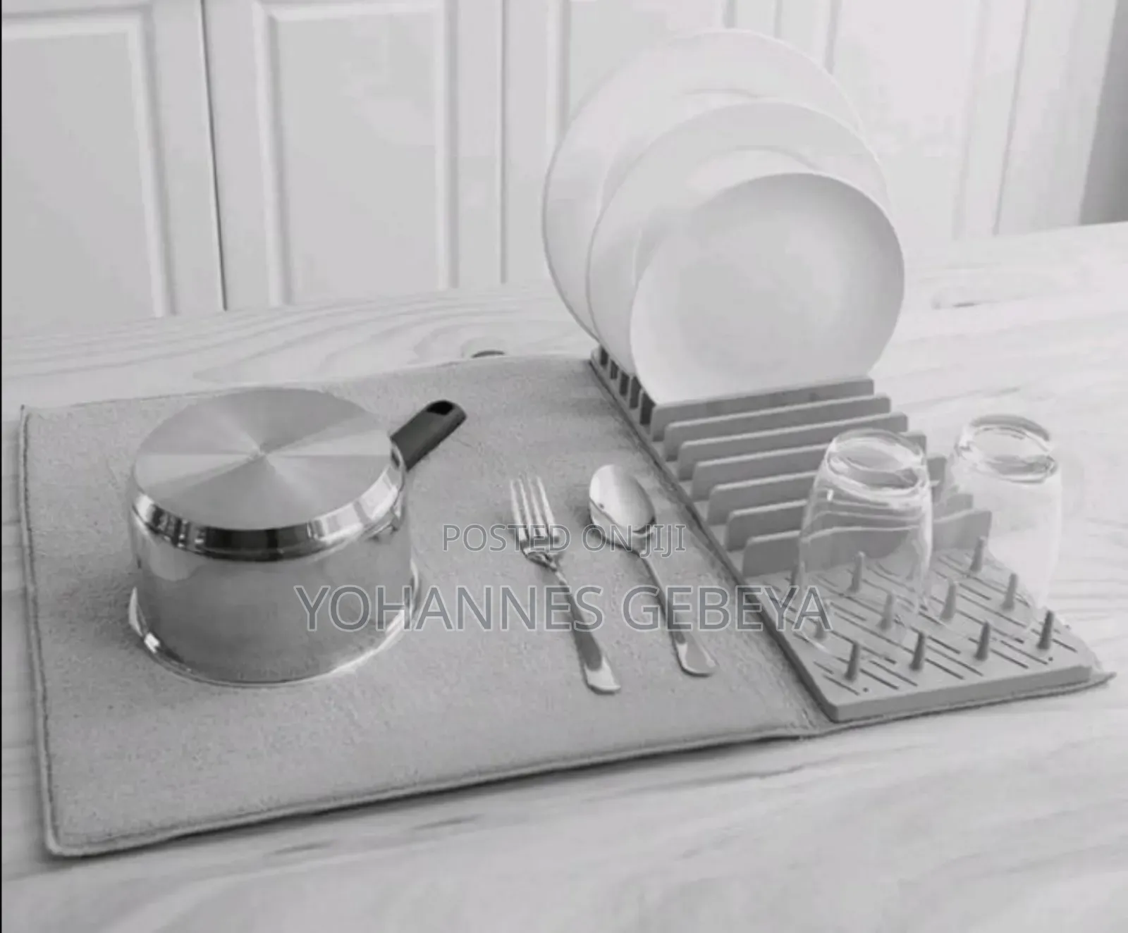 Dish Drying Rack With a Drying Mat