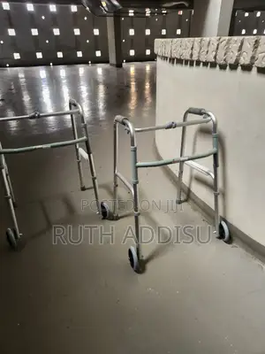 Photo - Rolator Walker庫存medical Walking Frame考試brand New Walker朱明walker New