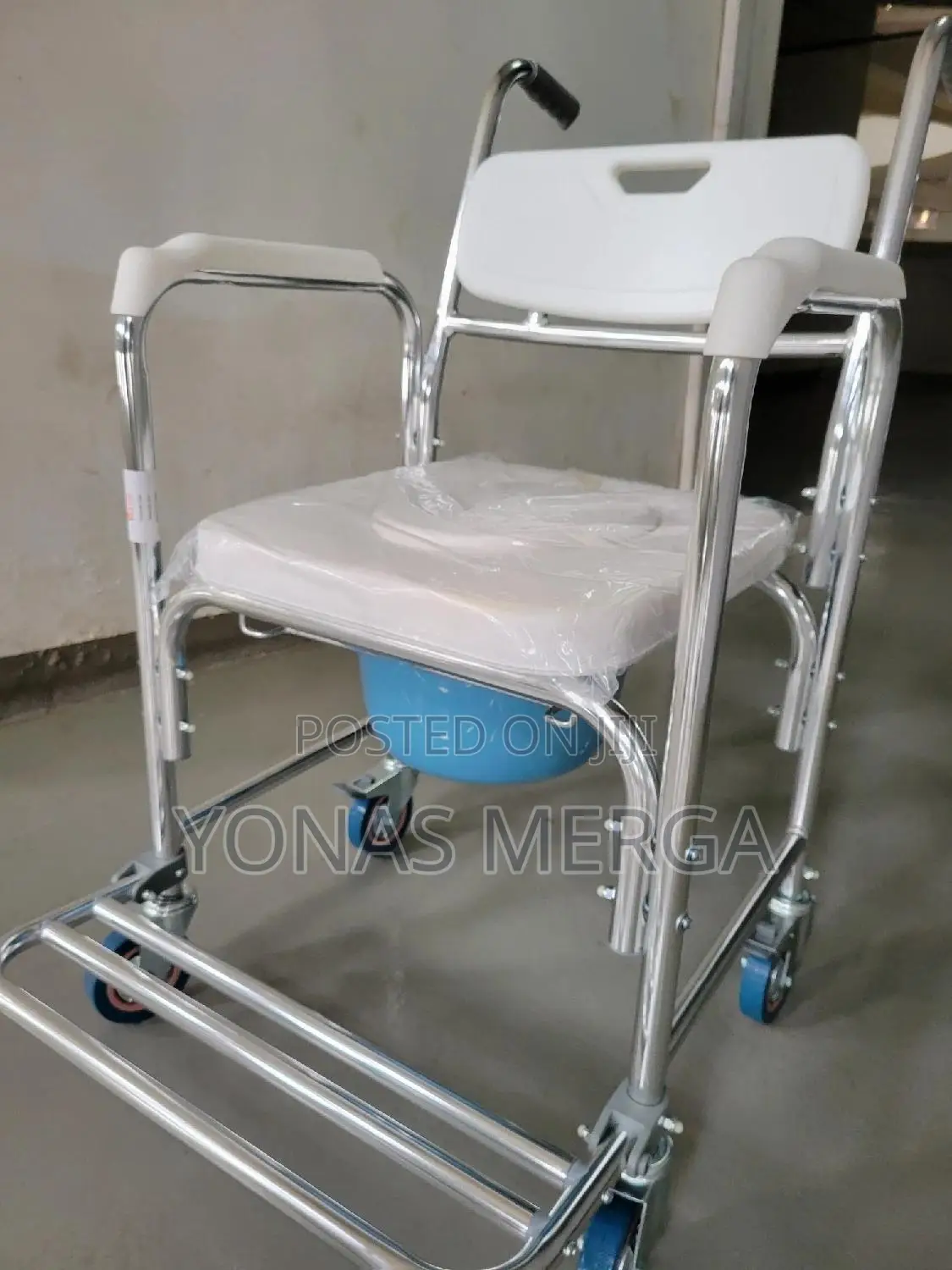 Commode/Toilets Have a Footrest穿፰adult Potty Chair艦訟removeable Pot