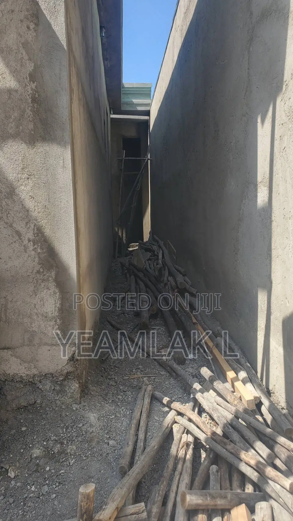 3bdrm House in Yeka for sale