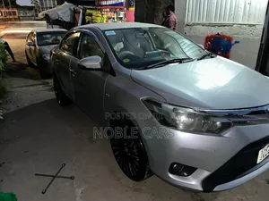 Toyota Yaris 2015 Silver