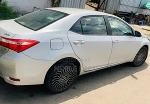 Toyota Corolla 2015 Silver