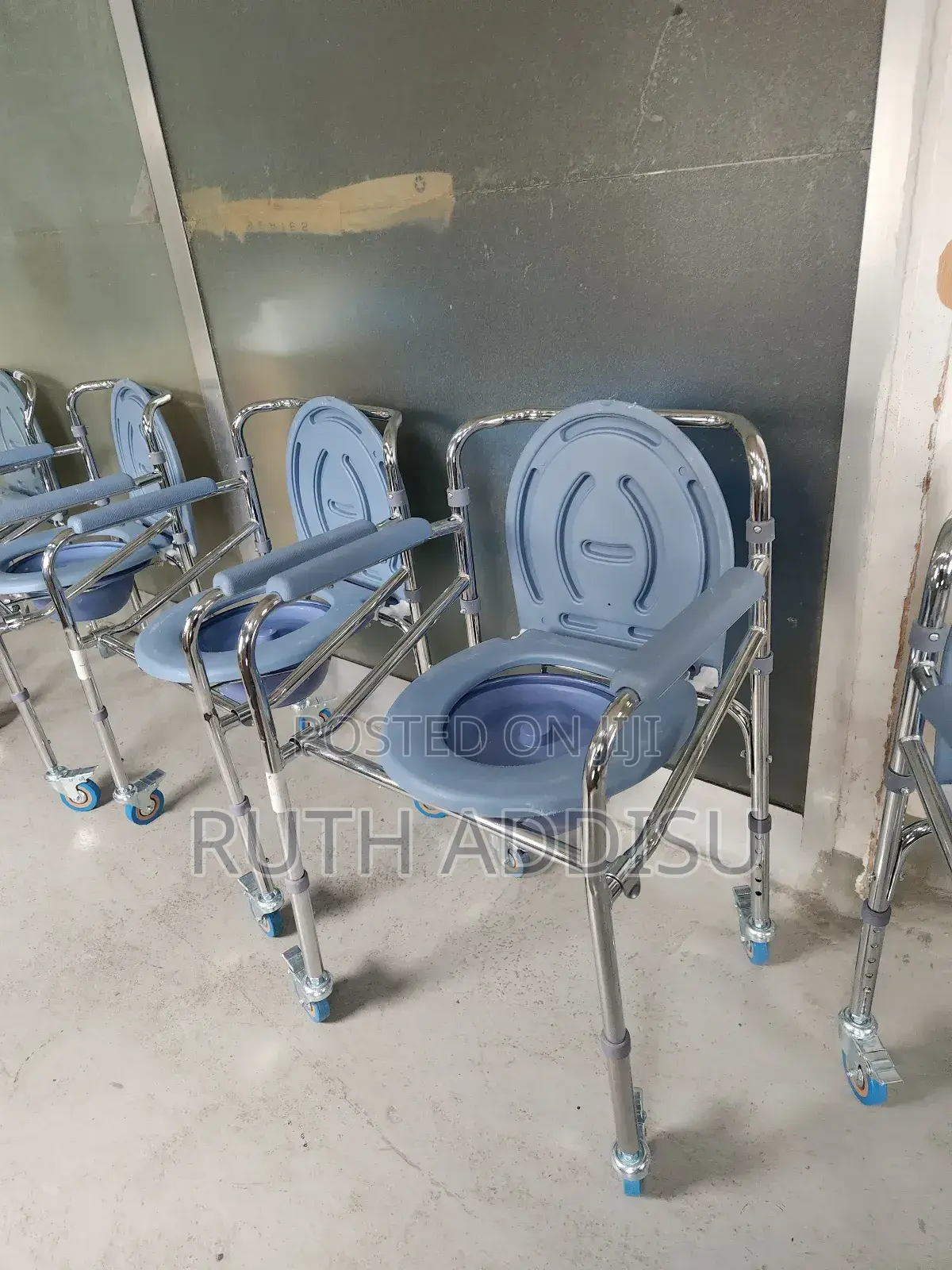 Commode Wheelchair奢求four Wheel With Brakes Wheelchair痲不wheelchair Popo