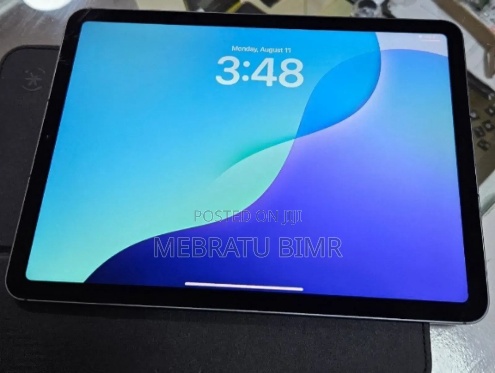 New Apple iPad Air (2022) 64 GB Gray