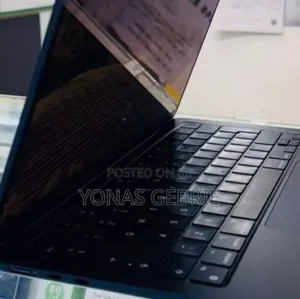 New Laptop Apple MacBook Air 2022 M2 8GB Apple M2 SSD 256GB