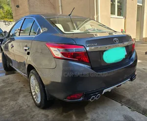 Toyota Yaris 2015 Gray