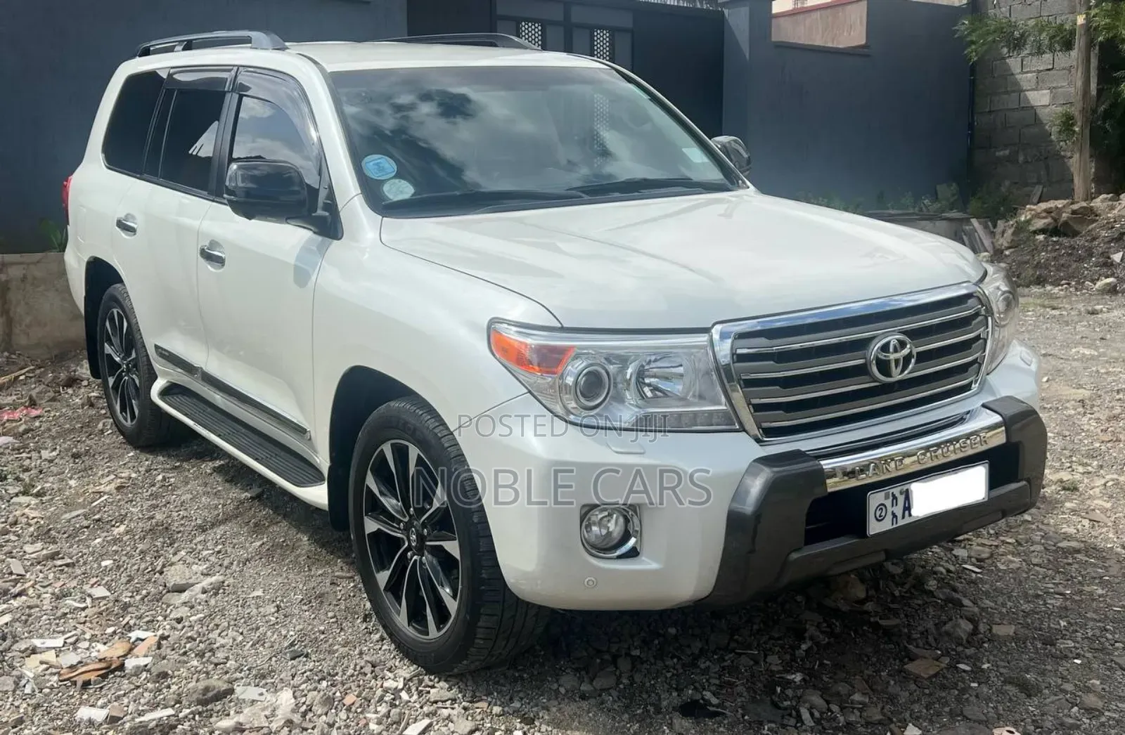Toyota Land Cruiser 2014 Ivory