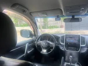 Toyota Land Cruiser 2014 Ivory