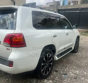 Toyota Land Cruiser 2014 Ivory