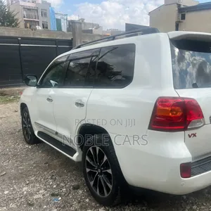 Toyota Land Cruiser 2014 Ivory