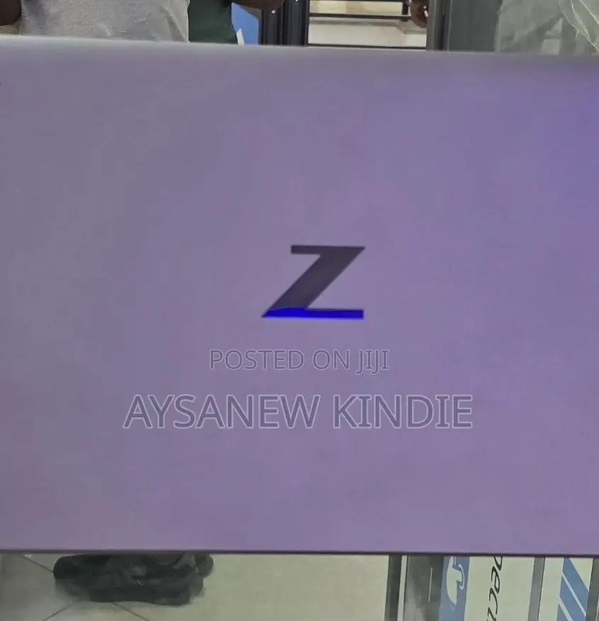New Laptop HP ZBook Firefly 15 G7 16GB Intel Core I7 SSD 512GB