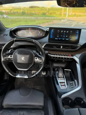 Peugeot 5008 2022 White