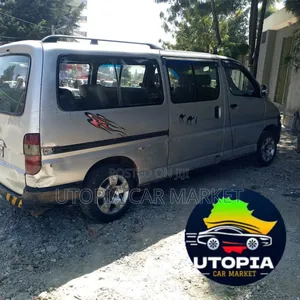 Toyota HiAce 2001 Silver