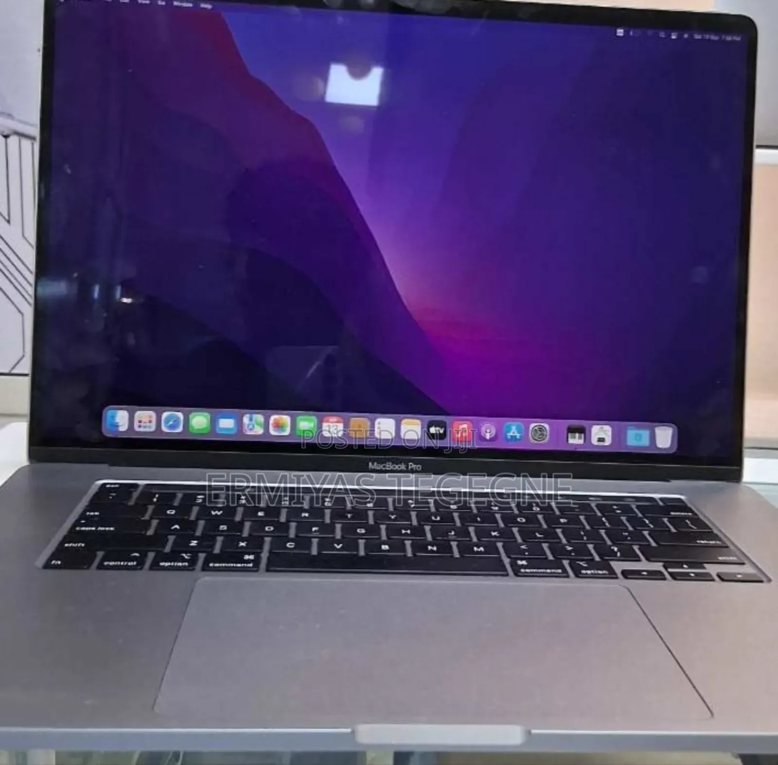 New Laptop Apple MacBook 2020 8GB Intel SSD 512GB
