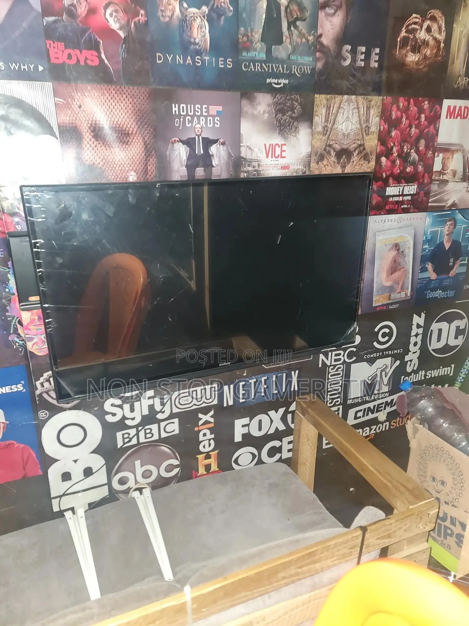 Galaxy Tv 40" Slightly Used