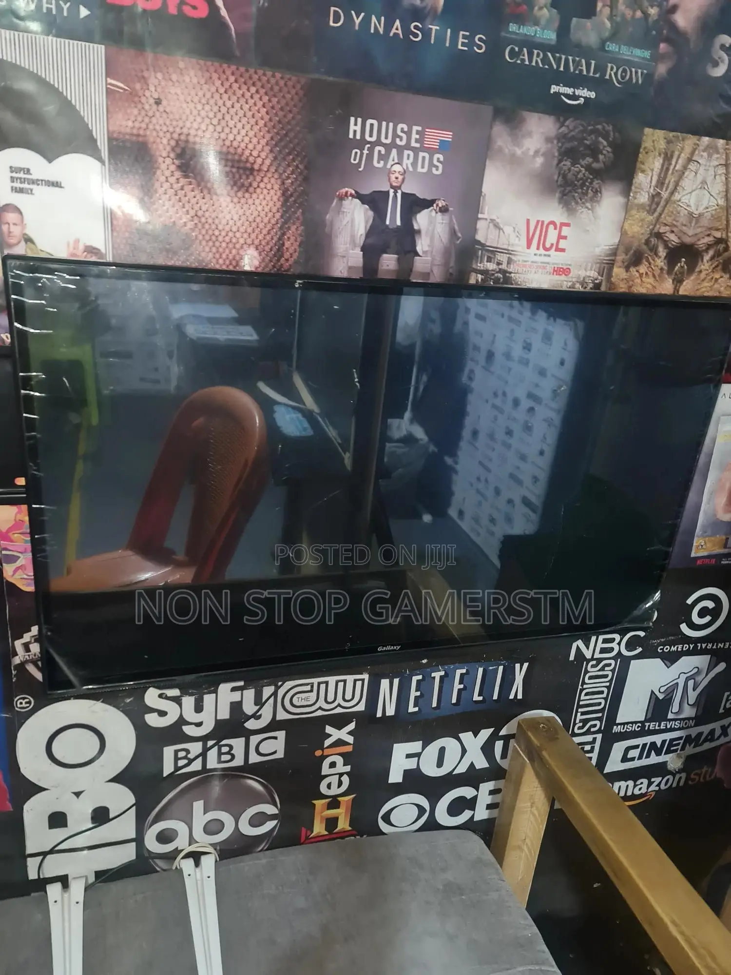 Galaxy Tv 40" Slightly Used