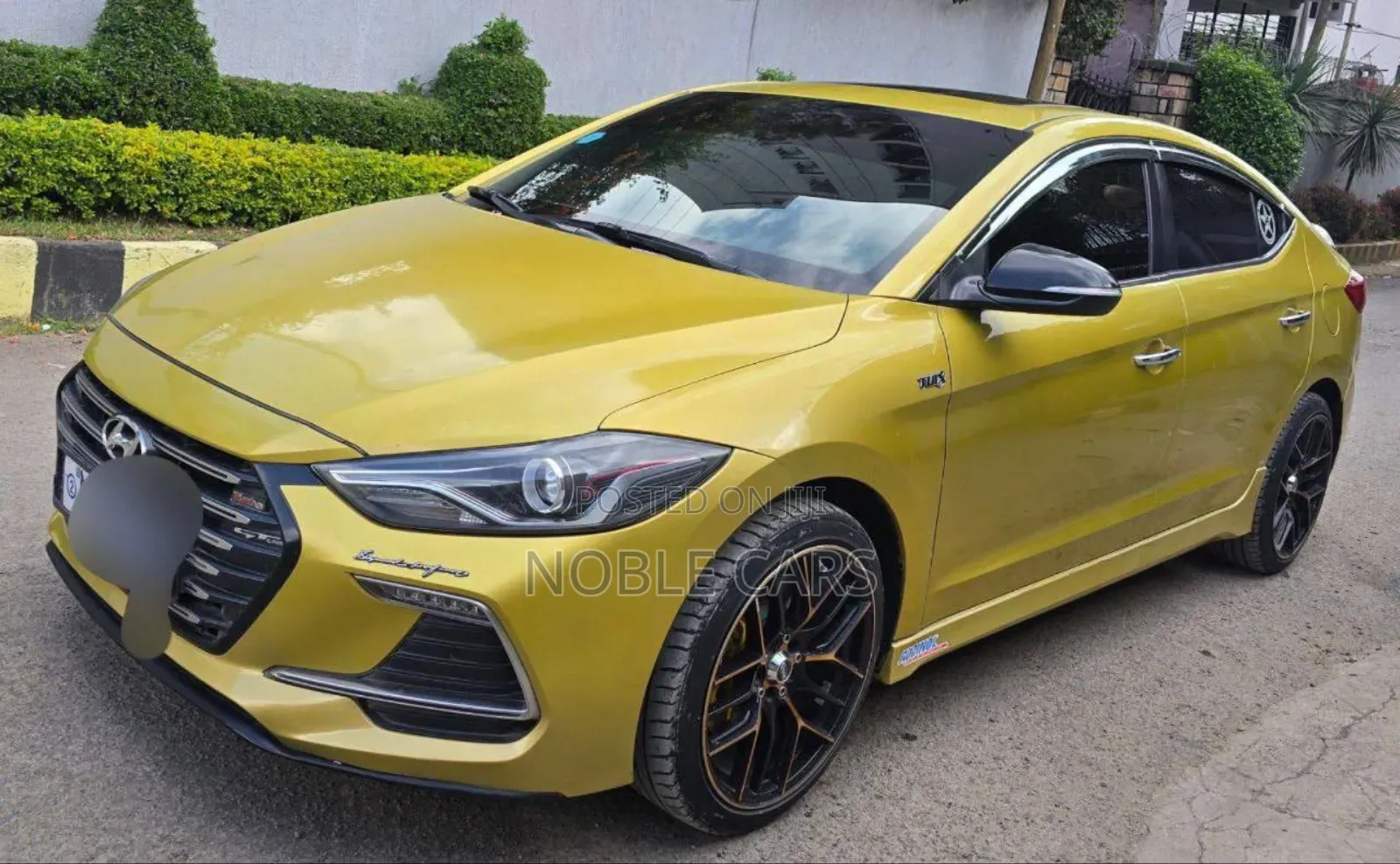 Hyundai Avante 2017 Gold