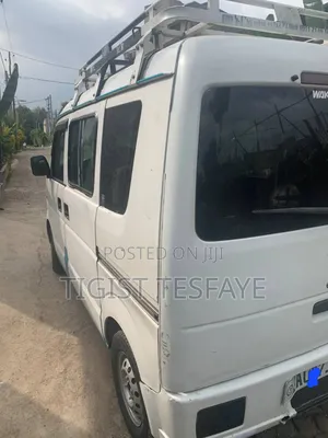 Suzuki Every Wagon 2012 White