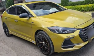 Hyundai Avante 2017 Gold