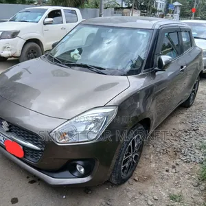 Suzuki Swift 2022 Silver