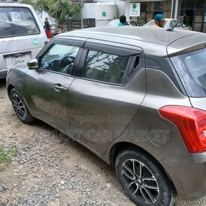 Suzuki Swift 2022 Silver