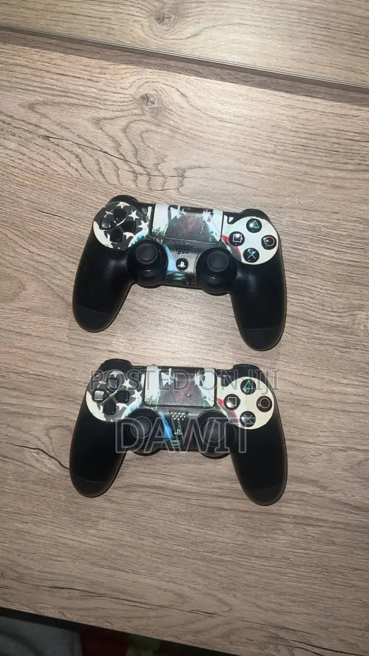 Ps4 Storage 512 Gb One Controller for Each and One Ps4 Stand With Game