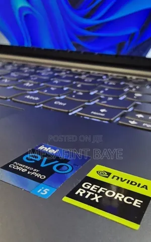 Photo - New Laptop Lenovo Yoga 700 16GB Intel Core I7 SSD 1T