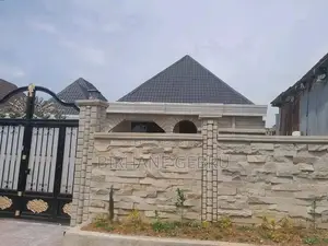5bdrm Villa in Villa, Bole for sale