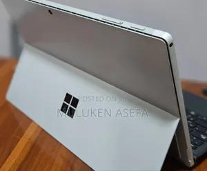 New Laptop Microsoft Surface 8GB Intel Core I5 SSD 128GB