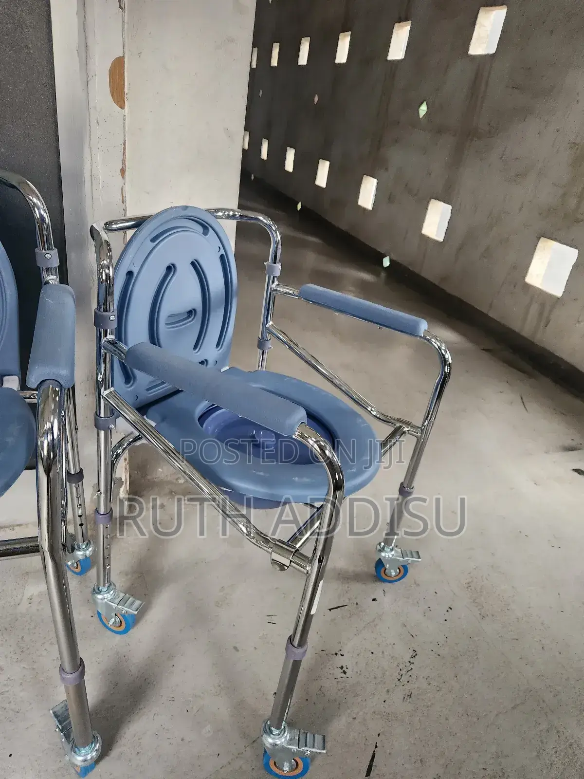 Commode Chair腕表commode Chair痲我four Wheels Commode Chair With Wheels