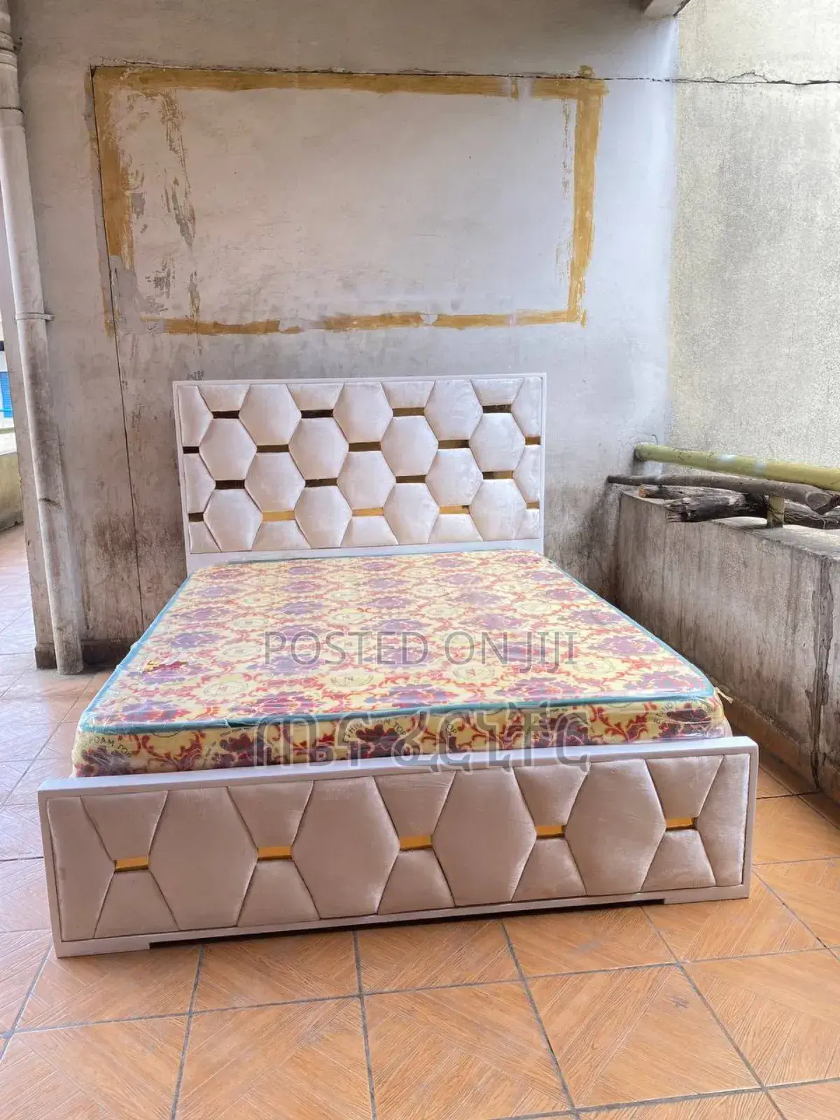 1.20 Diamond አልጋ(Alga),Bed በ16800.