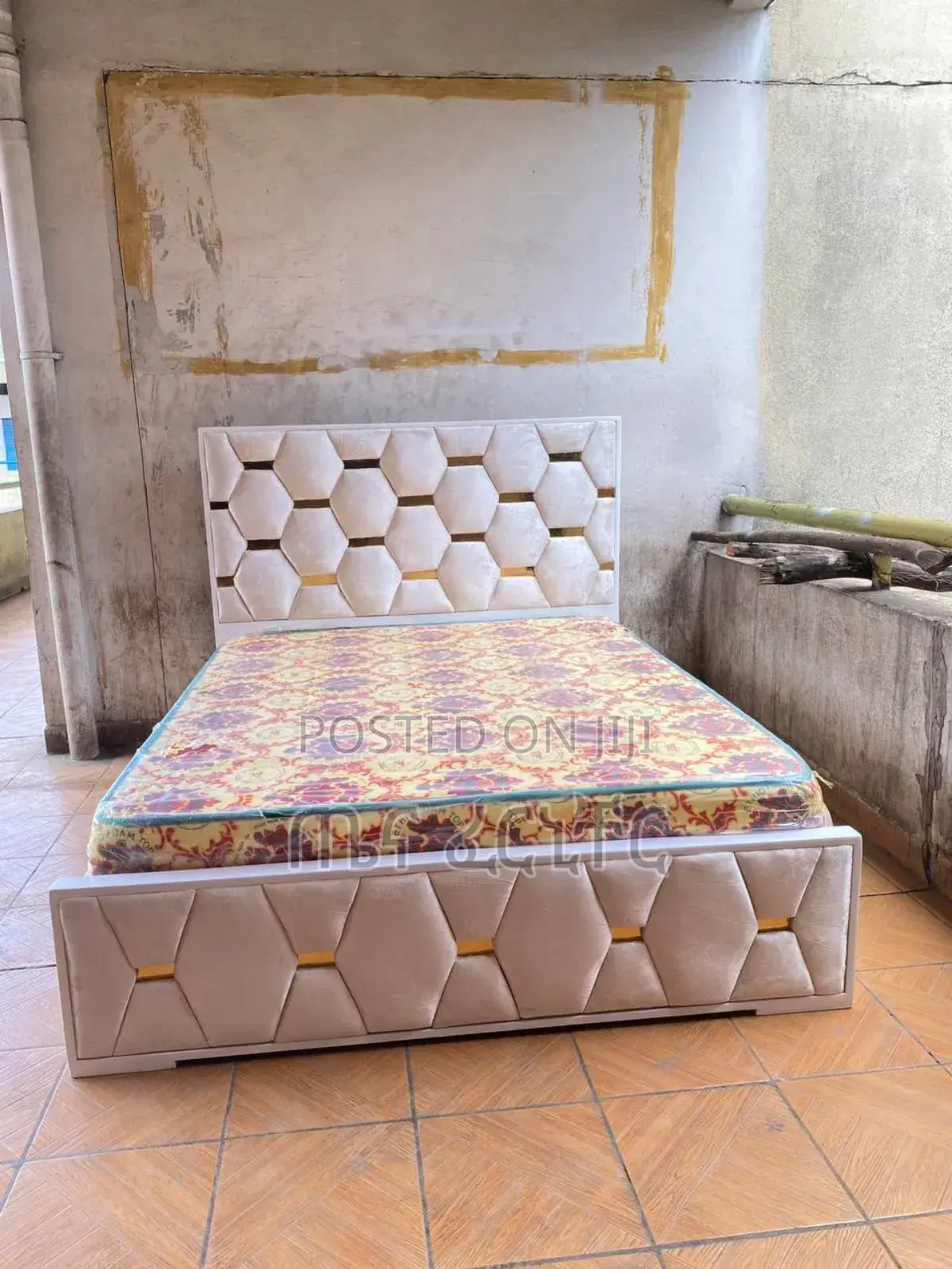 1.20 Diamond አልጋ(Alga),Bed በ16800.