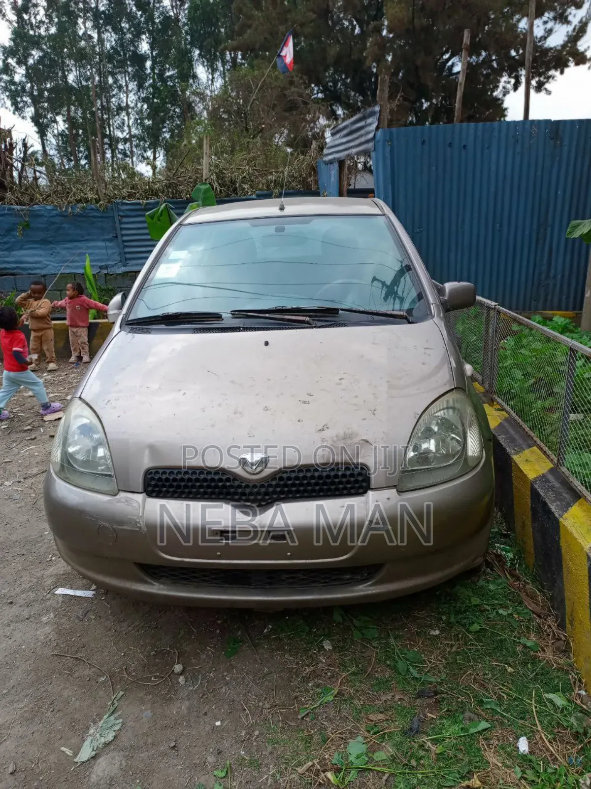 Toyota Vitz 2001 Gold