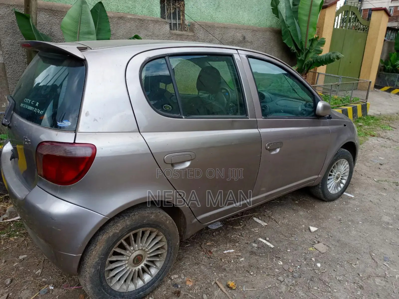 Toyota Vitz 2001 Gold