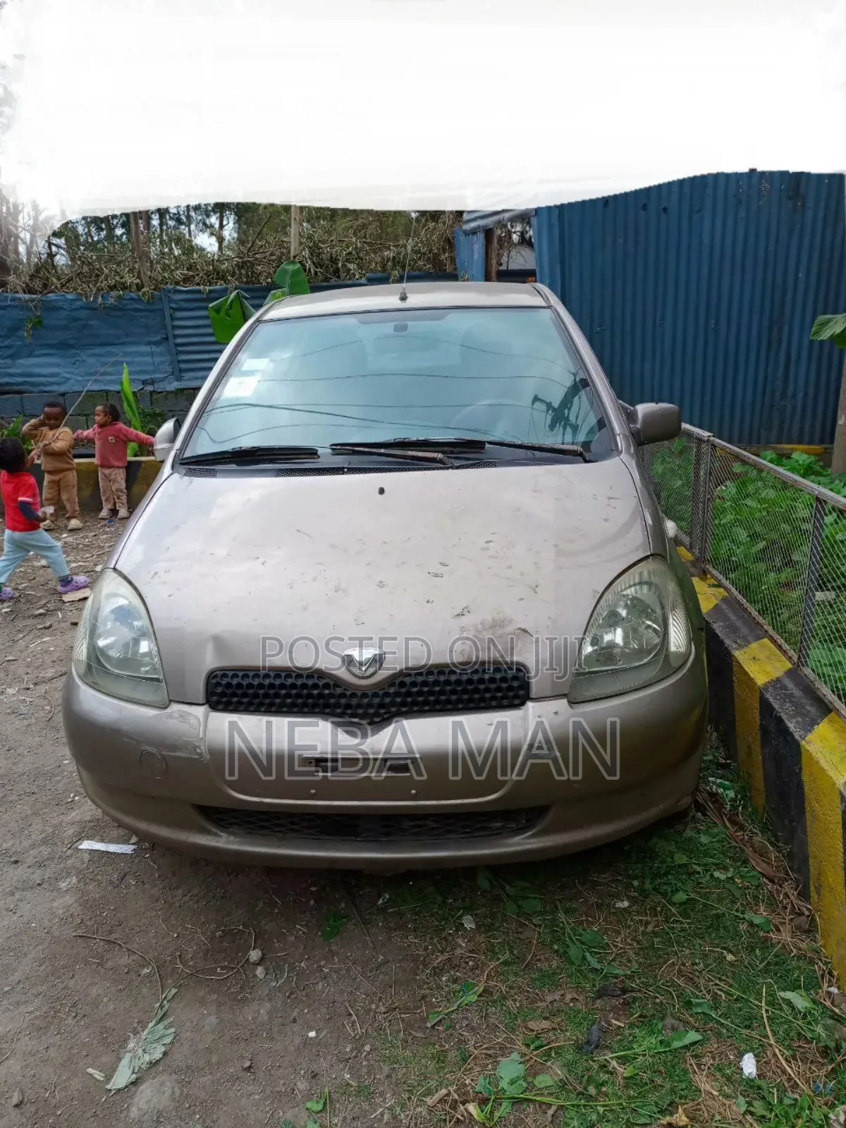 Toyota Vitz 2001 Gold