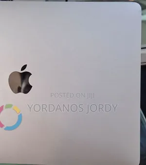 New Laptop Apple MacBook Pro 2022 M2 8GB Apple M2 SSD 256GB