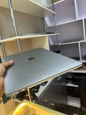 New Laptop Apple MacBook Pro 2019 32GB Intel Core i9 SSD 512GB