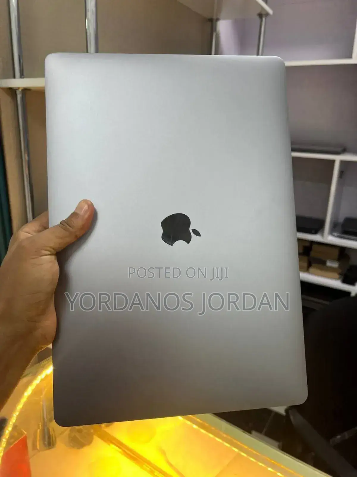 New Laptop Apple MacBook Pro 2019 32GB Intel Core i9 SSD 512GB