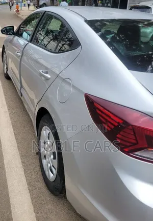 Hyundai Avante 2019 Silver