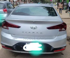 Hyundai Avante 2019 Silver