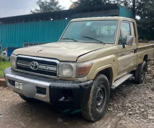 Photo - Toyota Land Cruiser 2008 Gold