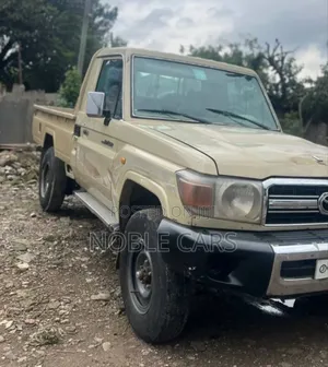 Toyota Land Cruiser 2008 Gold